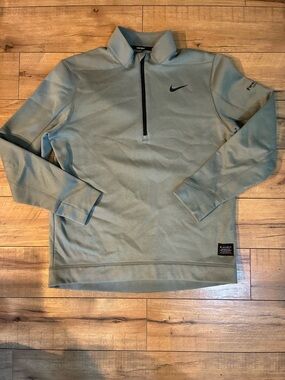 Nike Golf ⛳️ Half-Zip Lightweight Pullover Golf Course Casual